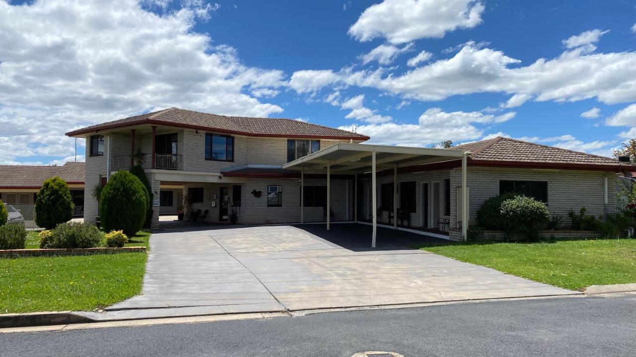 Sapphire City Motor Inn Inverell Exteriör bild