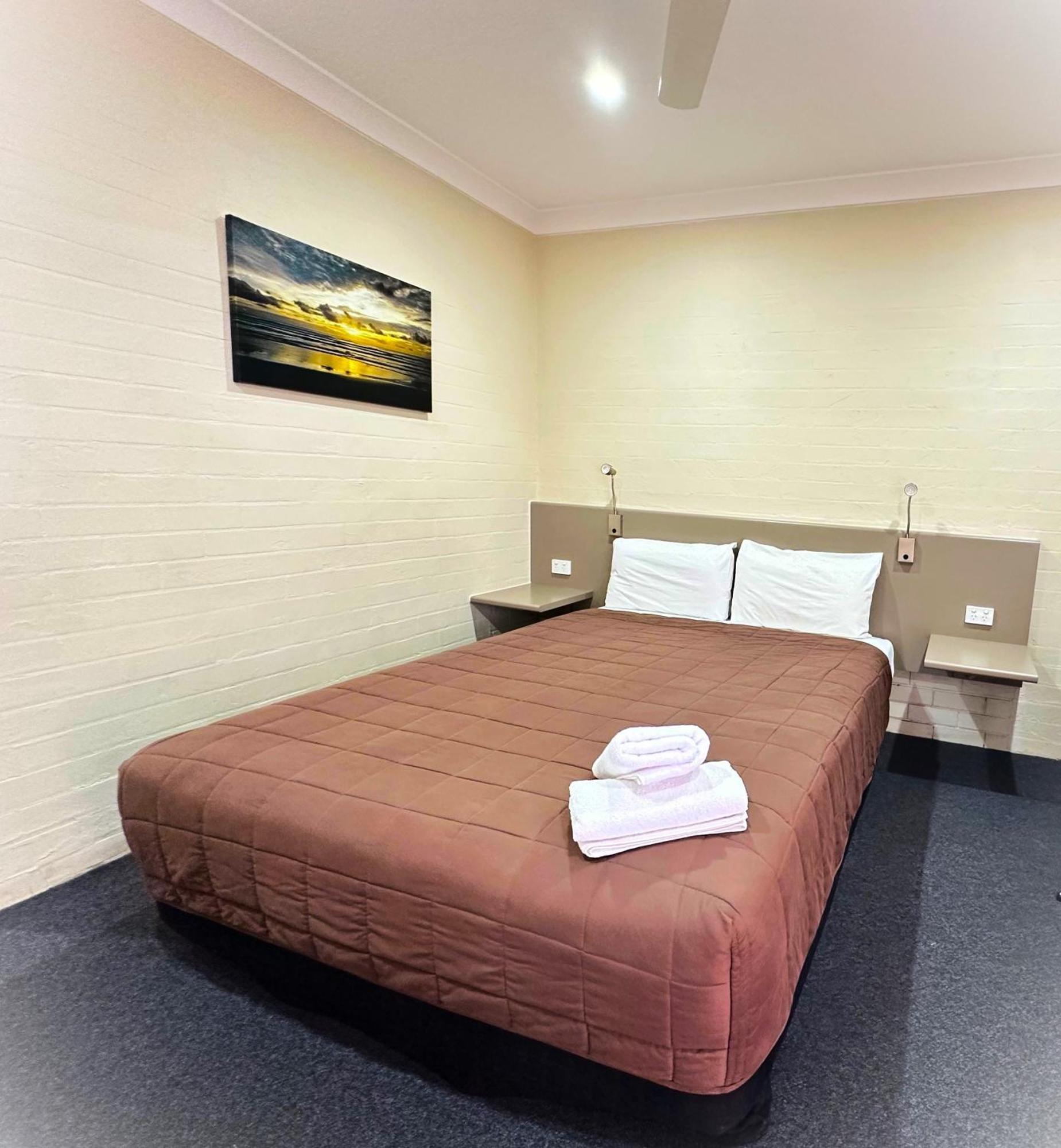 Sapphire City Motor Inn Inverell Exteriör bild